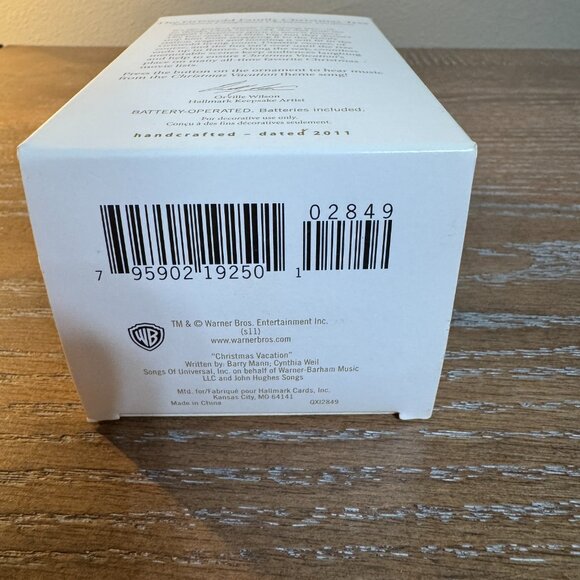 Hallmark Keepsake 2011 The Griswold Family Christmas Tree Magic - Picture 5 of 5